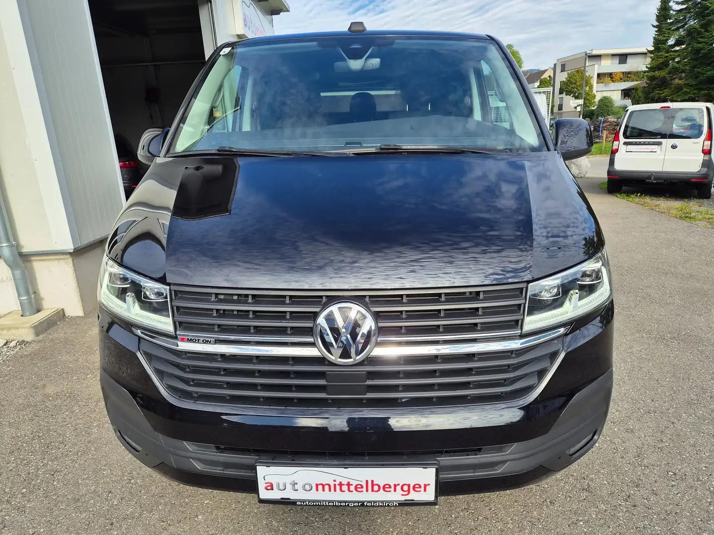 Volkswagen T6.1 Transporter Kastenwagen Plus 4Motion lang Comfortline Schwarz - 2