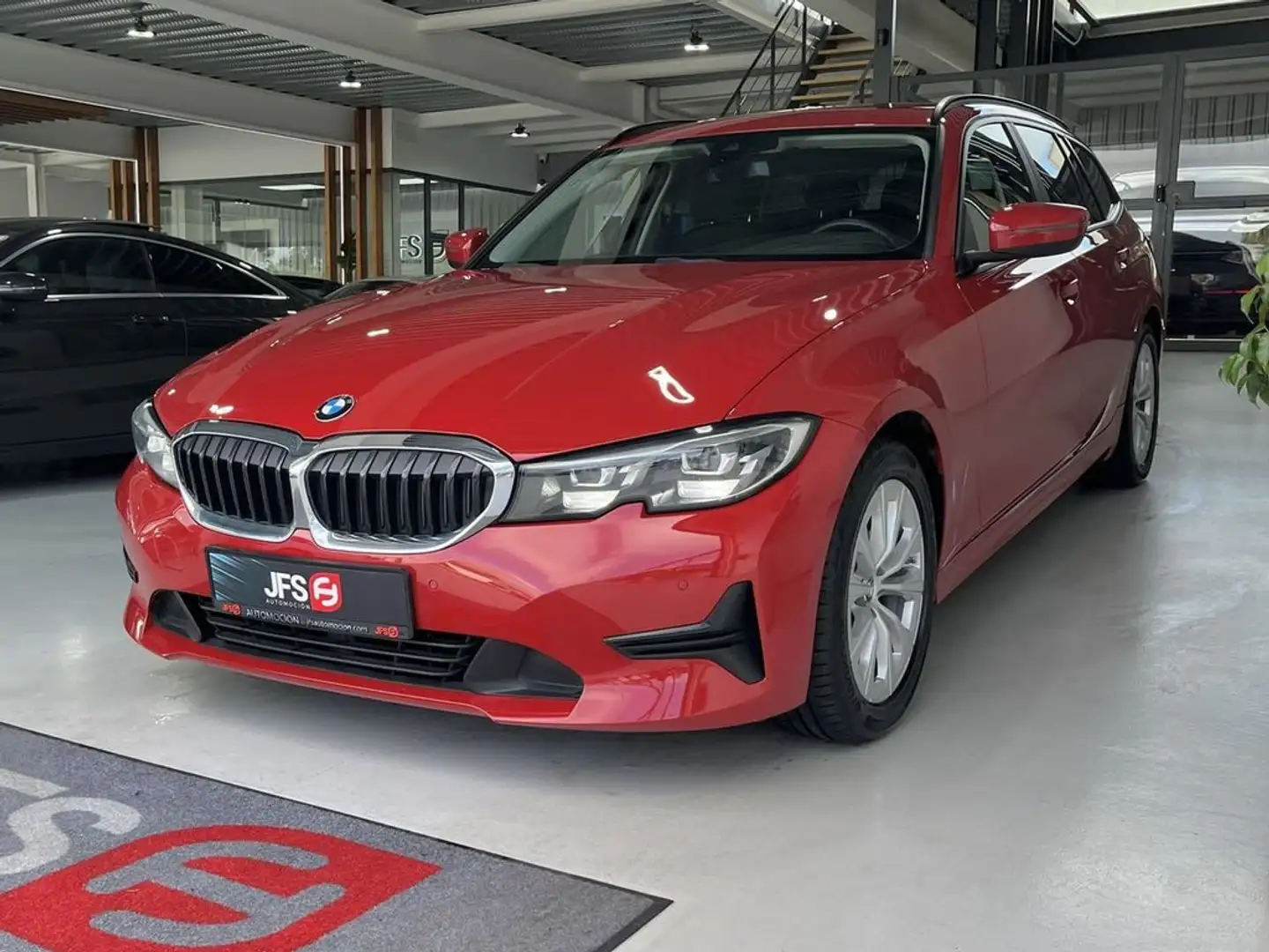 BMW 318 Touring Rojo - 2