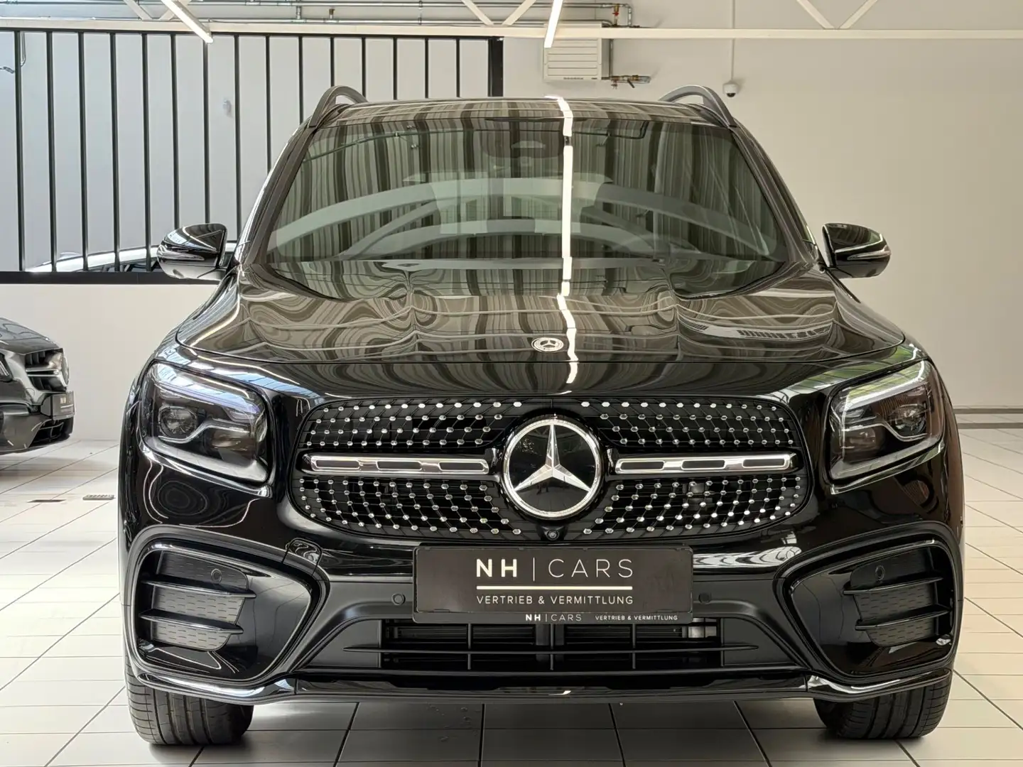 Mercedes-Benz GLB 200 d AMG Line 4Matic/Anhängerkupplung/360°Cam Schwarz - 2