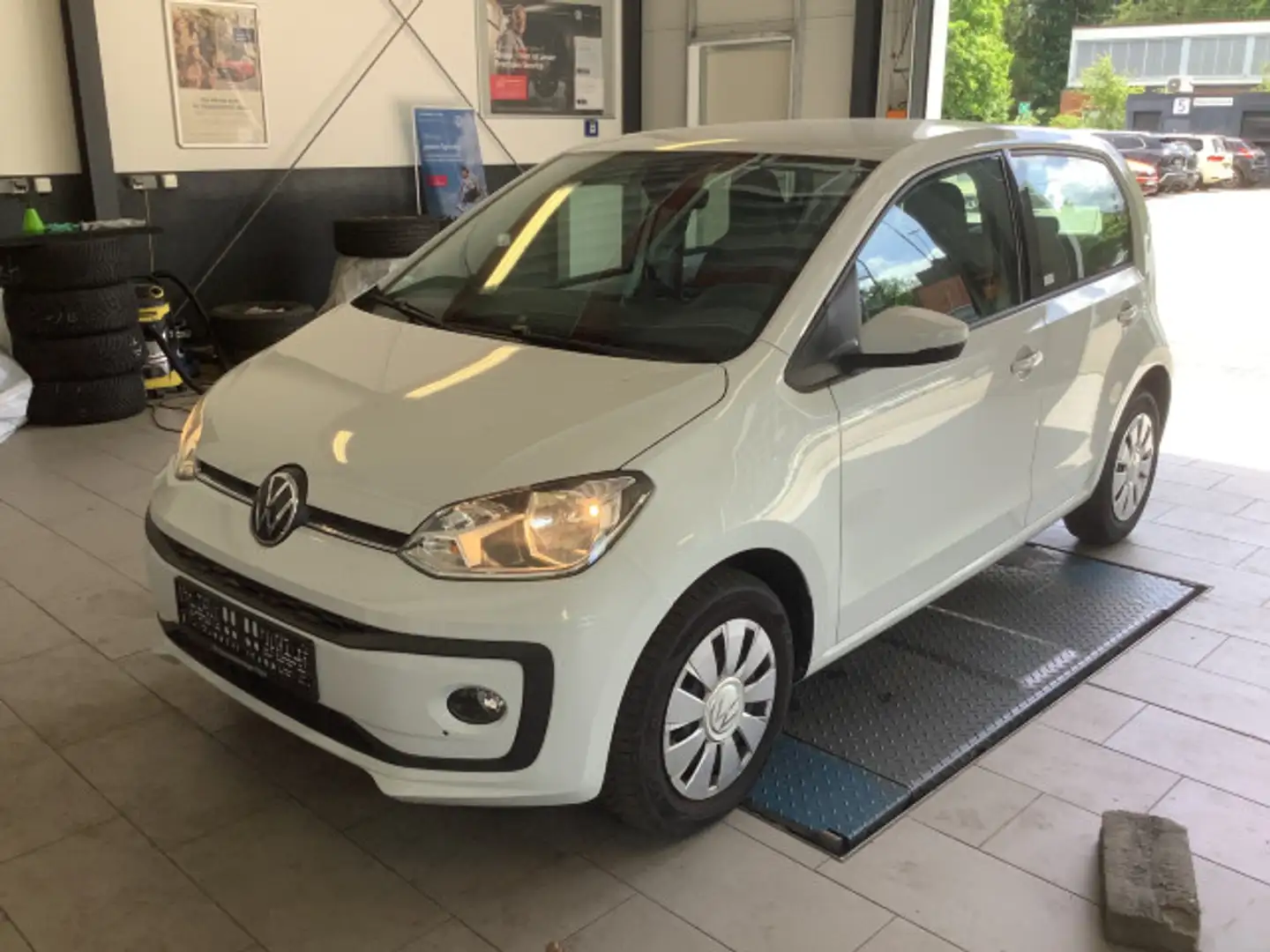 Volkswagen up! 1.0 move Sitzhzg Klima Kamera Tempomat Weiß - 1