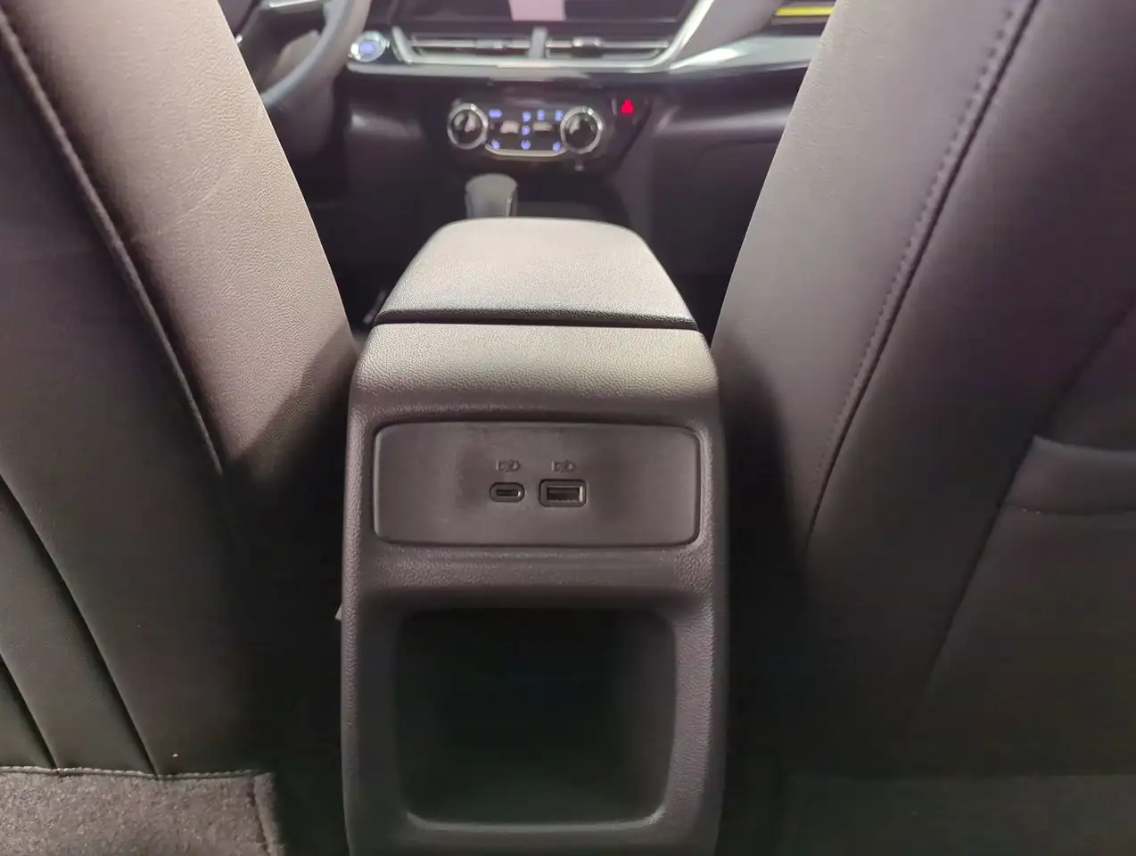 Chevrolet Trax снимка Chevrolet Trax