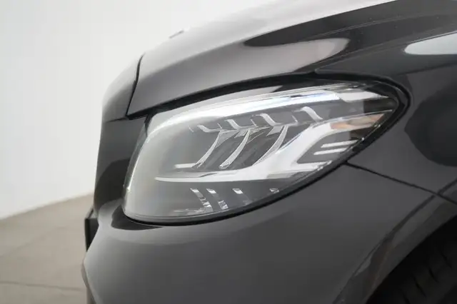 Mercedes-Benz C-Class view 13