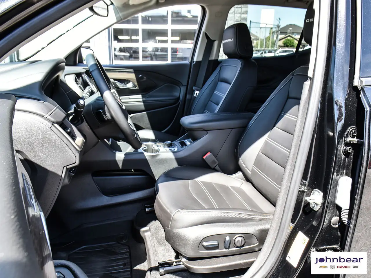 GMC Terrain photo GMC Terrain