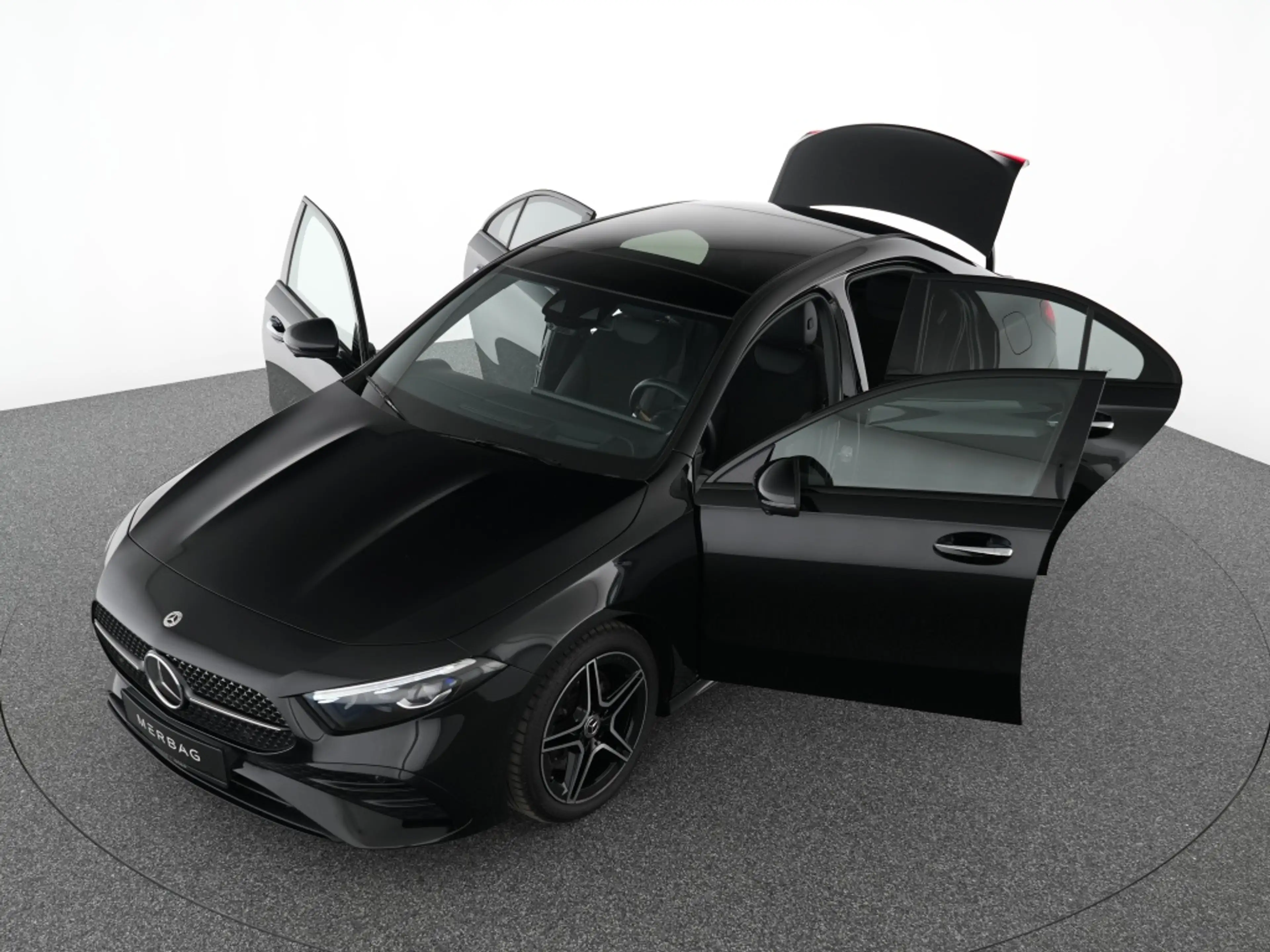 Mercedes-Benz A 220 d Lim AMG Premium+ Night Pano Multibeam HUD — photo 12