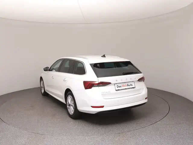 Skoda Octavia view 5