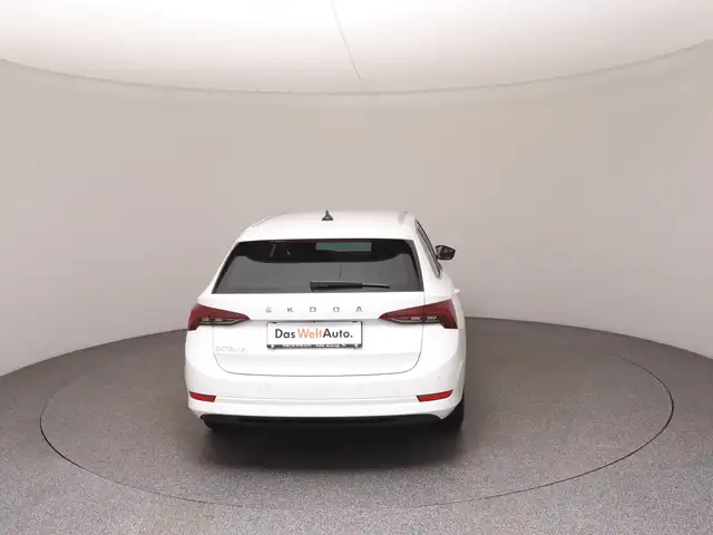 Skoda Octavia view 6