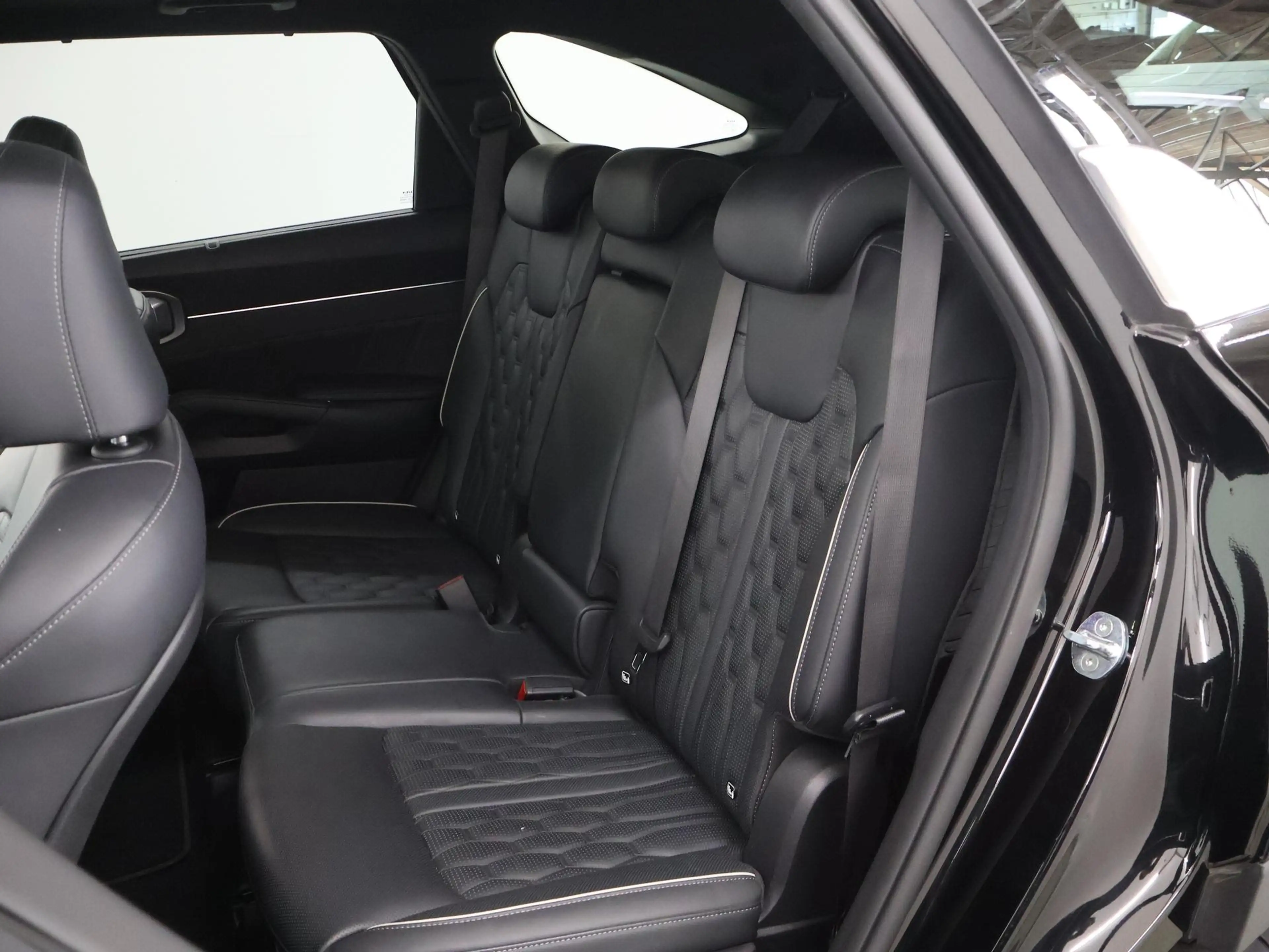 Kia Sorento 1.6 T-GDI Plug-in Hybrid 4WD ExecutiveLine 7p. | L — photo 13