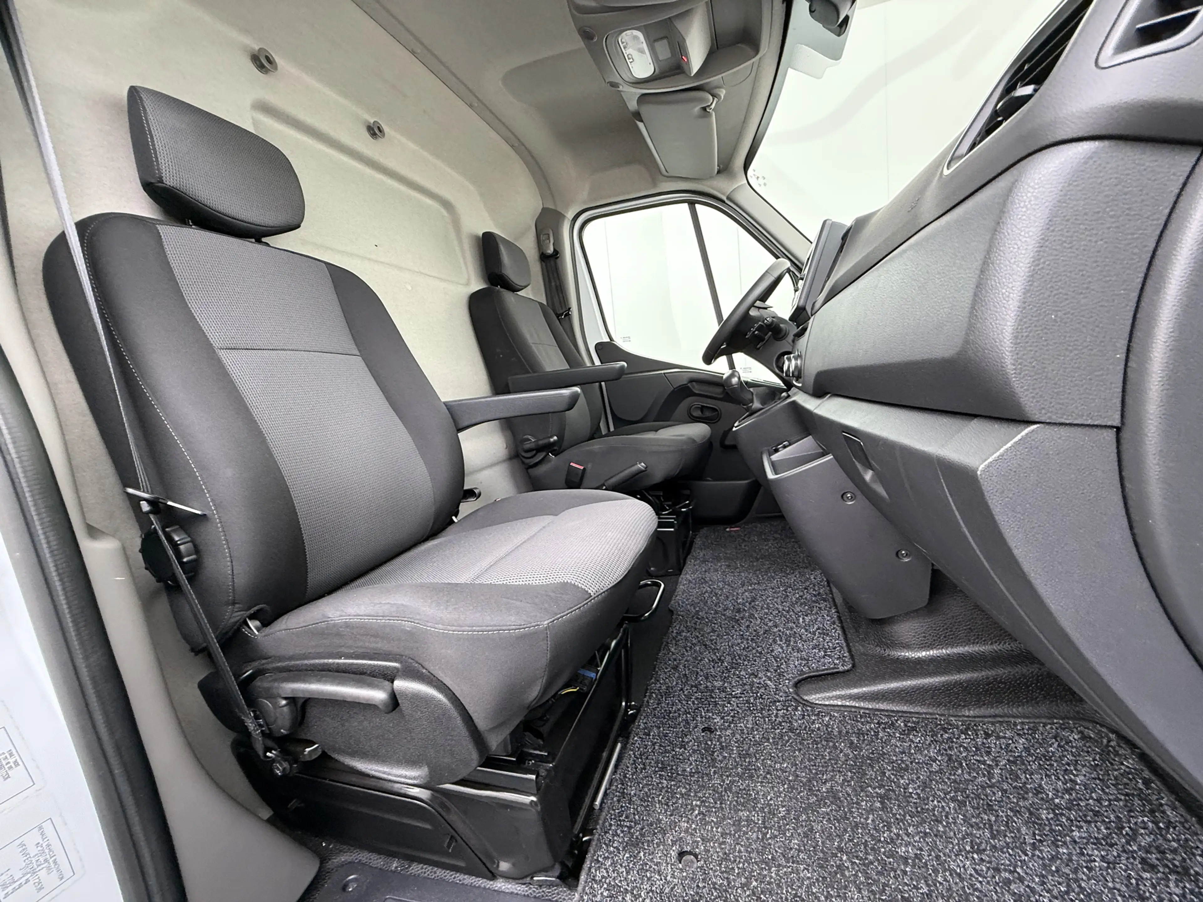 Renault Master Automaat T31 Z.E. L1H2 SOH 97% Laadklep Geïsoleerd — photo 12