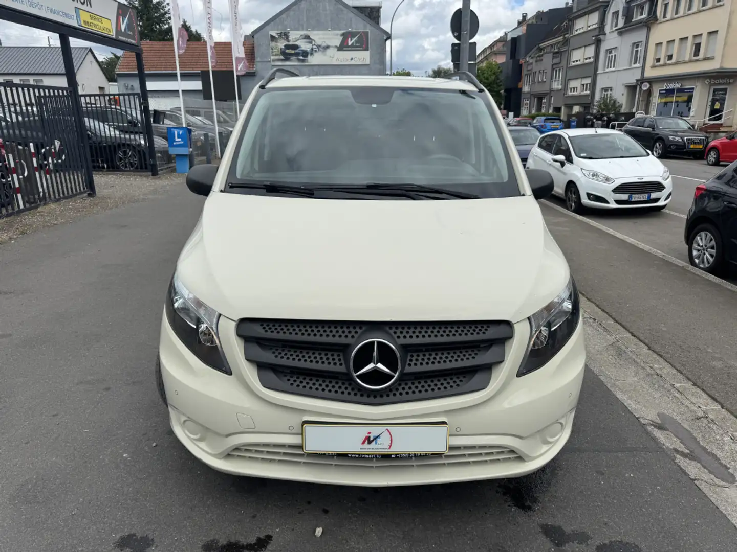 Mercedes-Benz Vito Tourer  119 CDI 190 4x4 7G-tronic Gris - 2