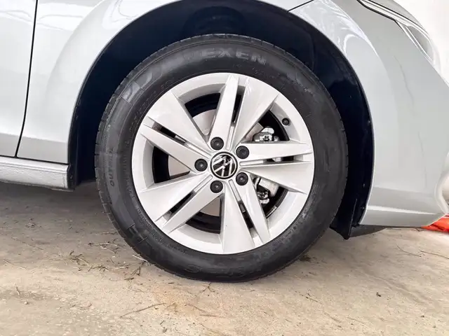 Volkswagen Golf view 15