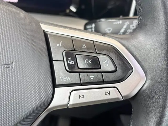 Volkswagen Golf view 23