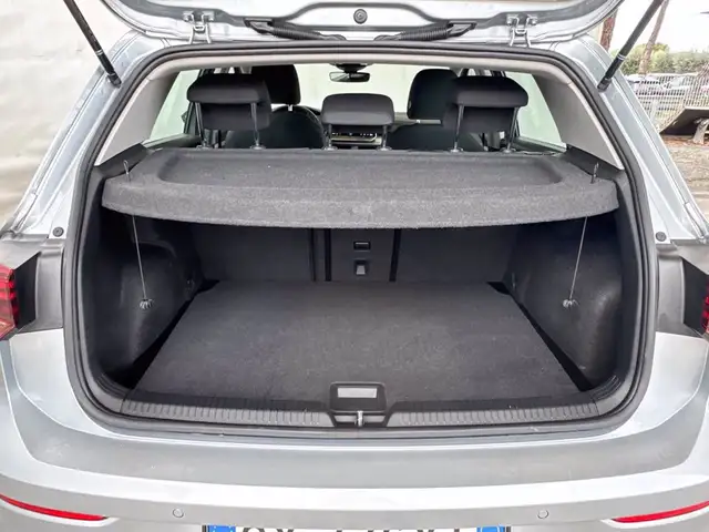 Volkswagen Golf view 12