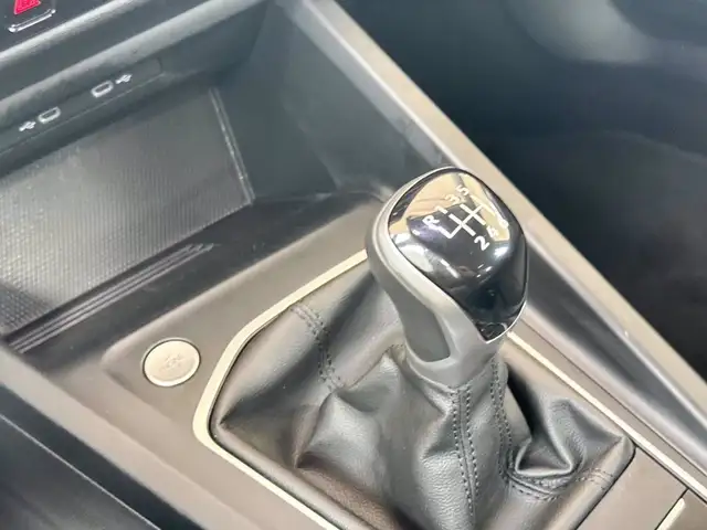Volkswagen Golf view 25