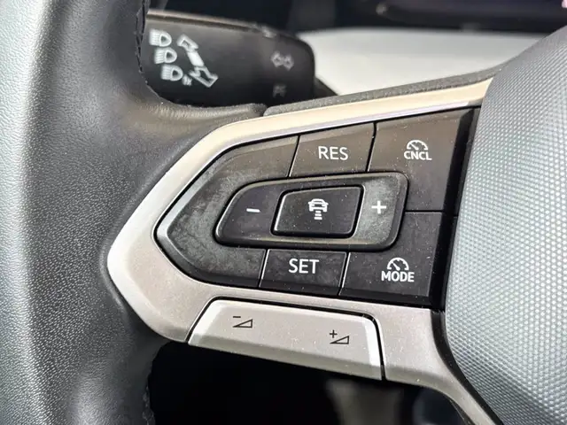Volkswagen Golf view 22