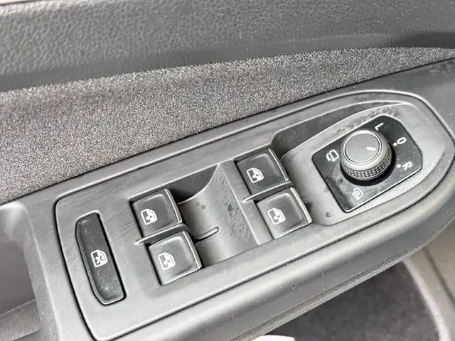 Volkswagen Golf view 20