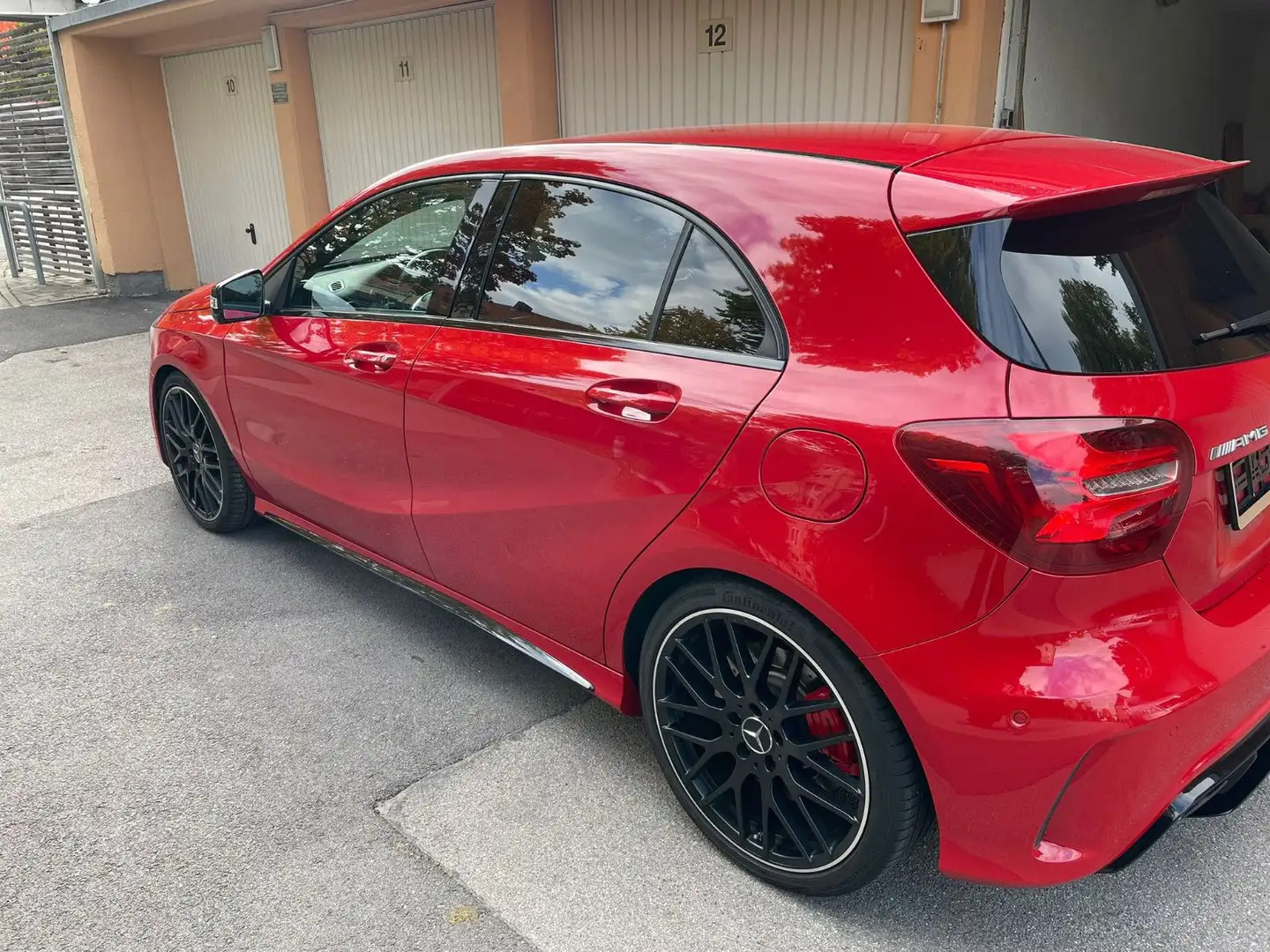 Mercedes-Benz A 45 AMG A A 45 AMG 4Matic Rouge - 2