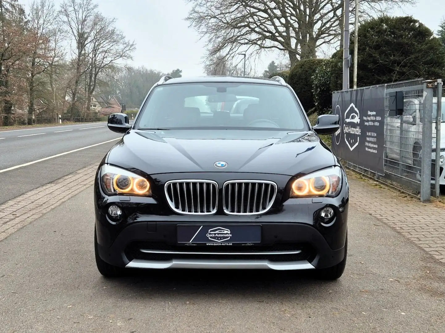 BMW X1 xDrive 23 d |AHK|Panorama|SHG| Schwarz - 2