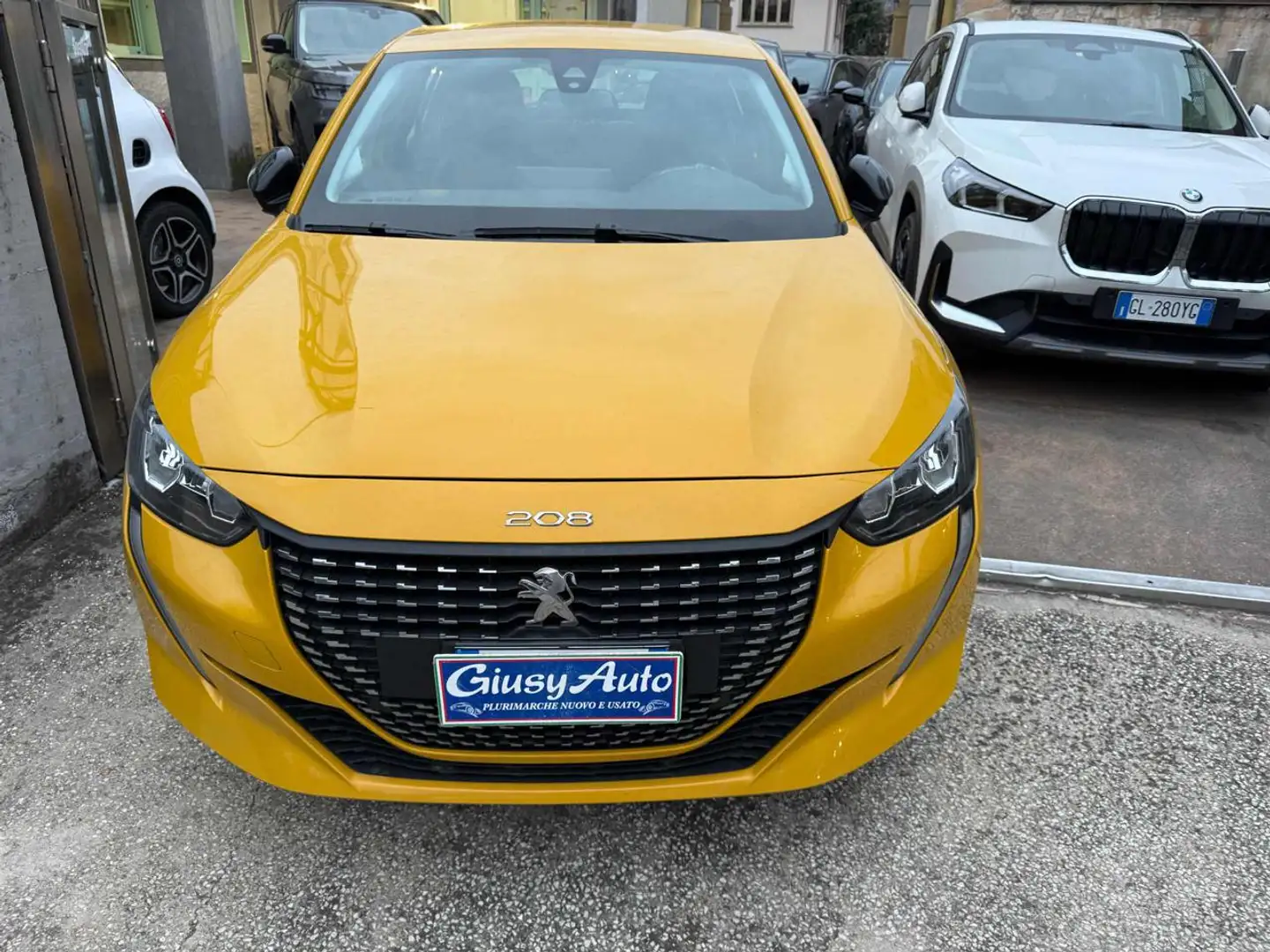 Peugeot 208 PureTech 75 Stop&Start 5 porte Active Gelb - 2