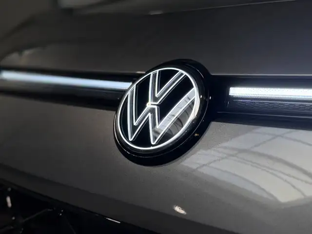 Volkswagen T-Roc view 7
