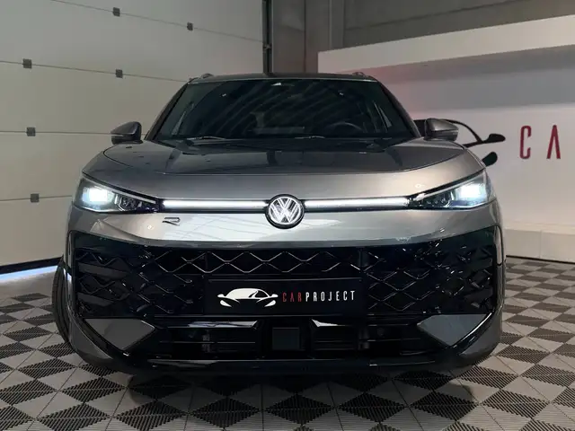 Volkswagen T-Roc view 5