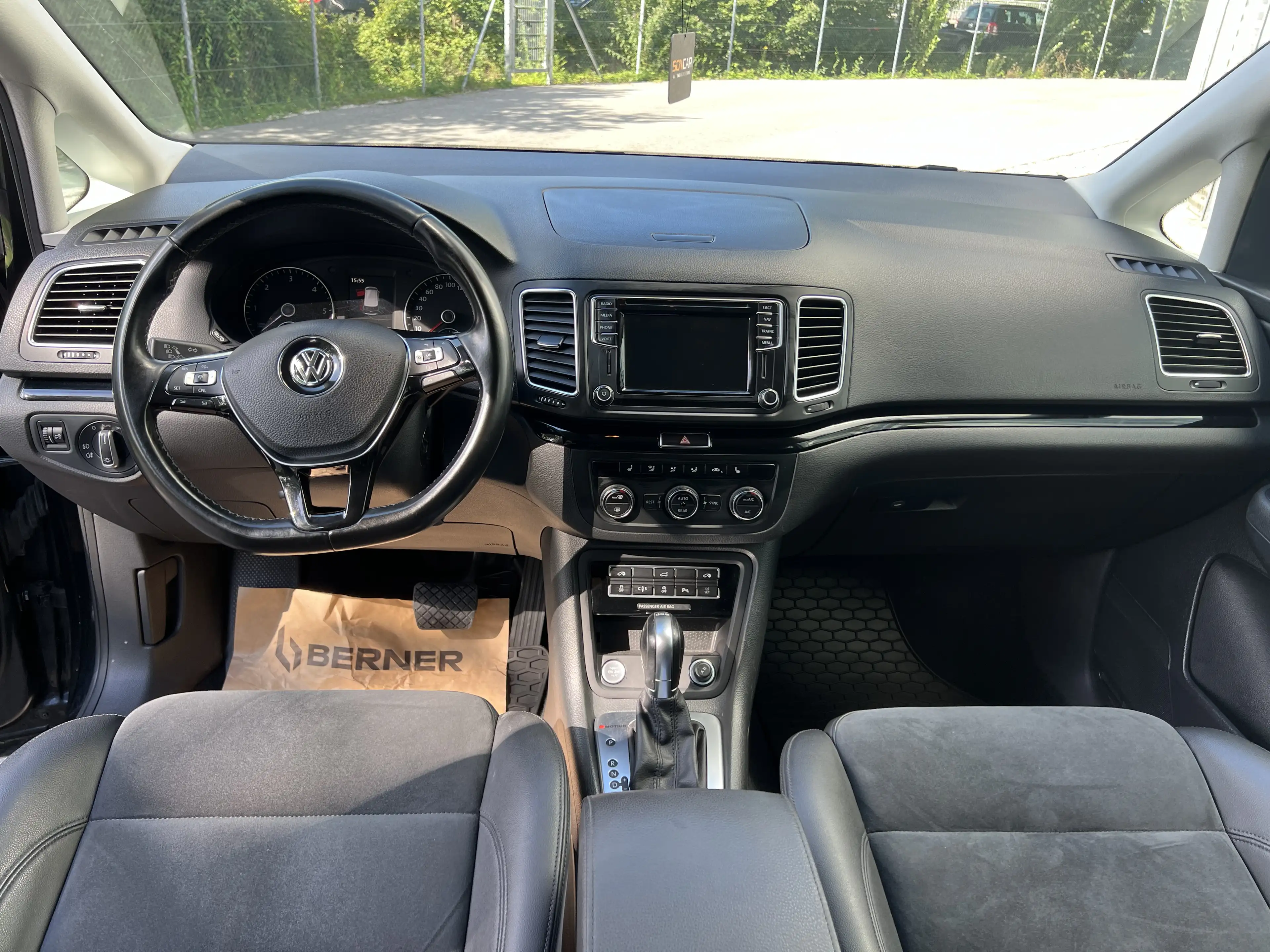 Volkswagen Sharan Highline 4Motion — photo 15