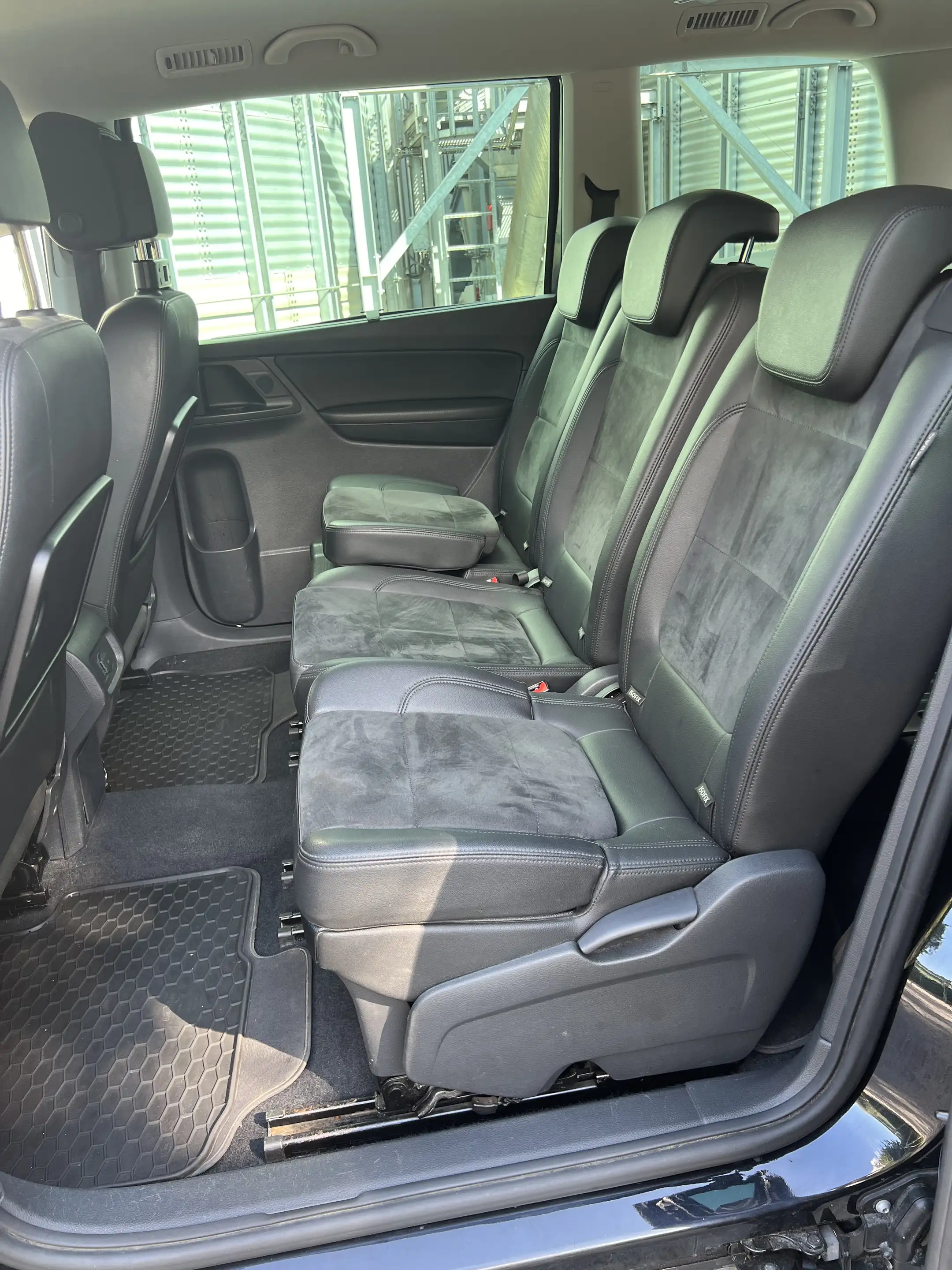 Volkswagen Sharan Highline 4Motion — photo 11