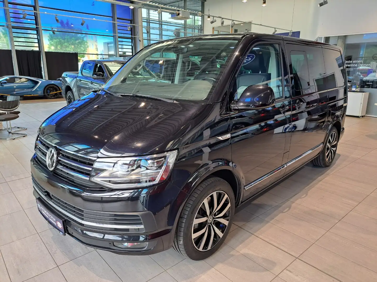 Volkswagen T6 Multivan 2.0 TSI 4Motion AWD LED AHK StHzg. Zwart - 2