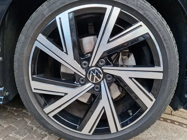 Volkswagen Golf view 7