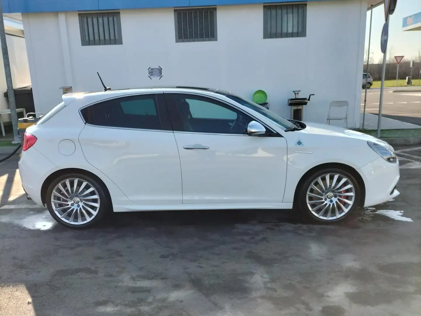 Alfa Romeo Giulietta Giulietta  2013 1750 tbi Quadrifoglio Verde 235cv Bianco - 2