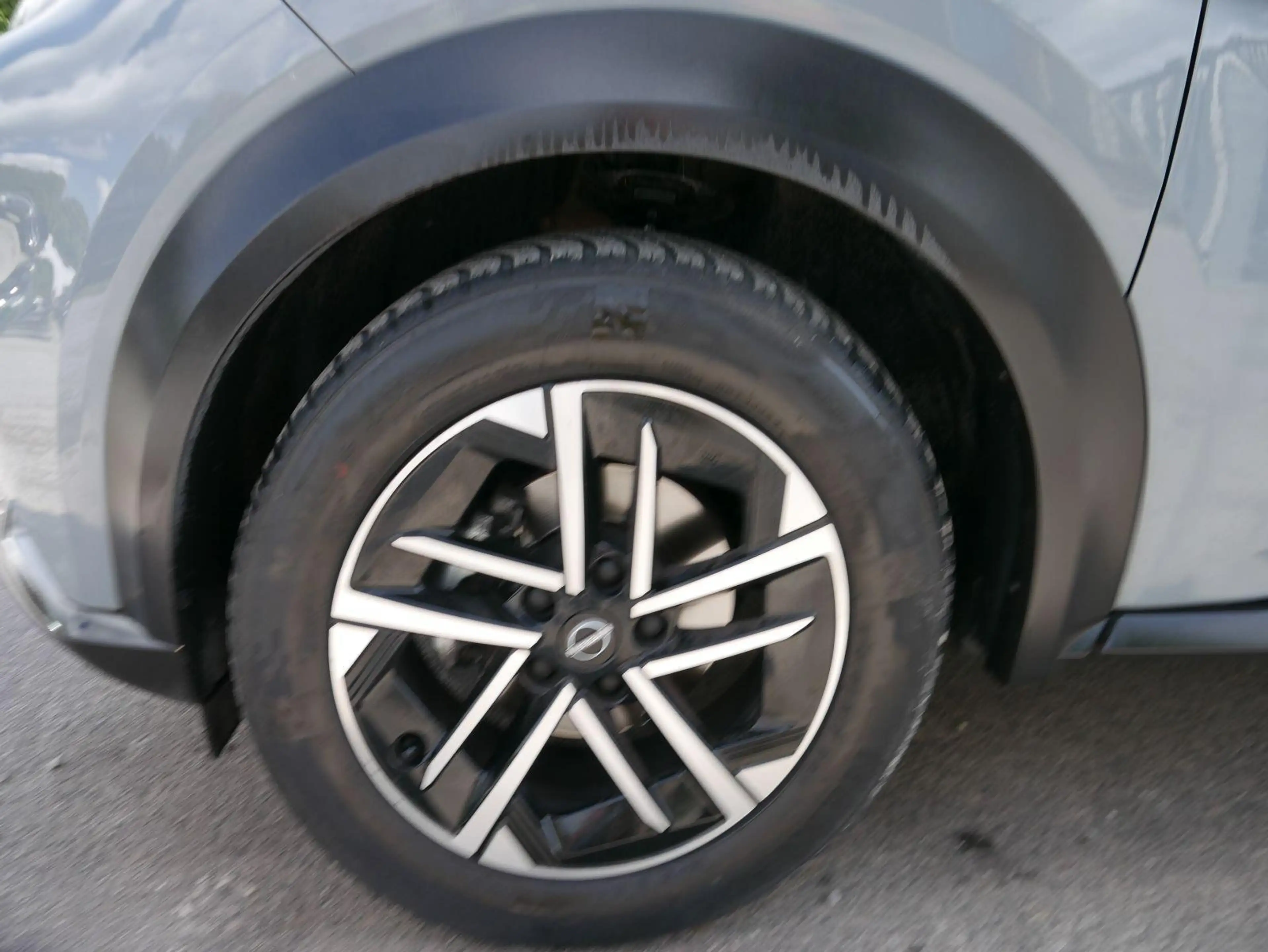Nissan Juke N-CONNECTA 1.0 DIG-T DCT*NAVI*PDC-KAMERA*LED*SH... — photo 4