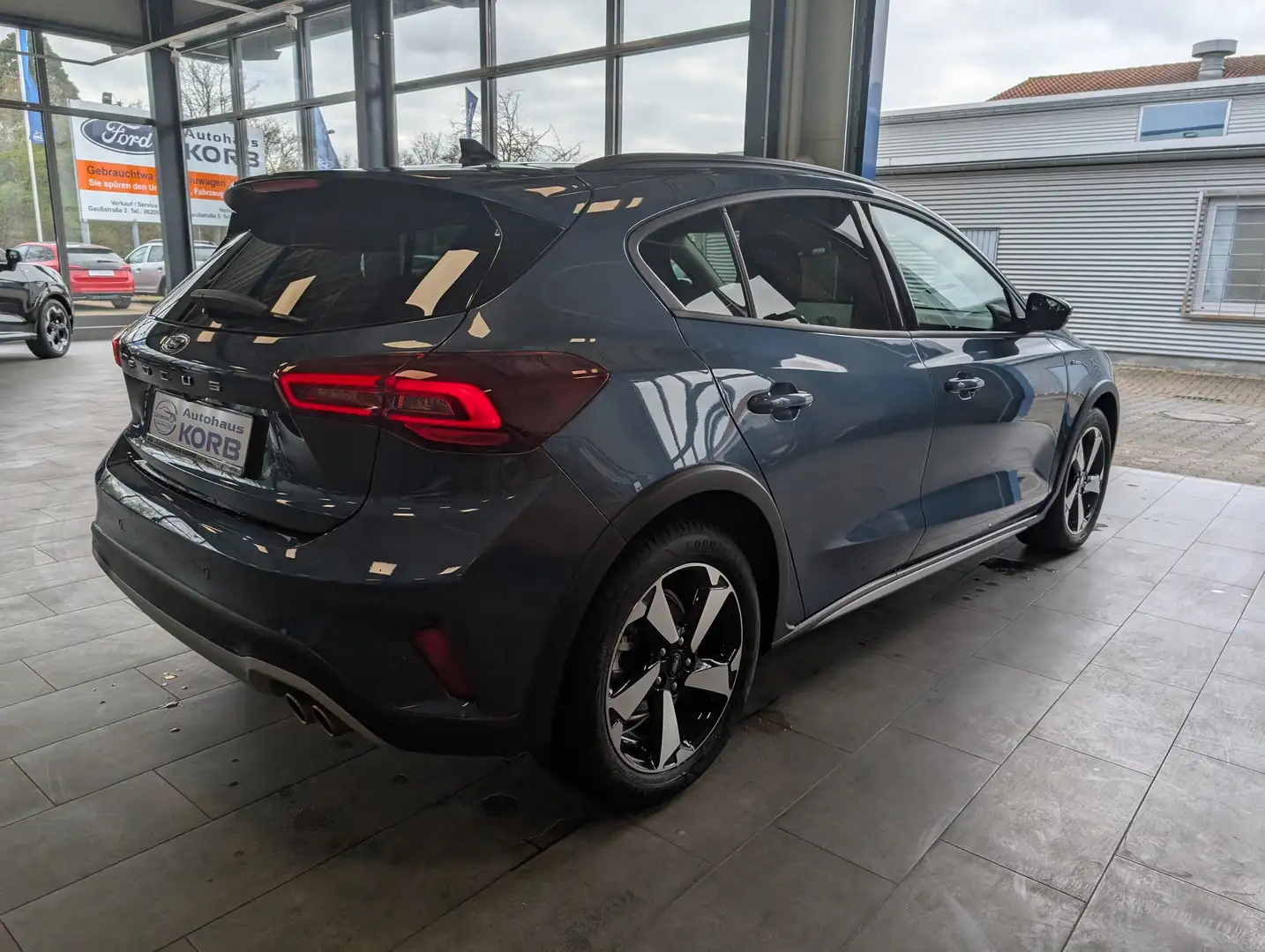 Ford Focus 1.0 EcoBoost Hybrid Aut. ACTIVE X, AHK, Garantie Bleu - 2