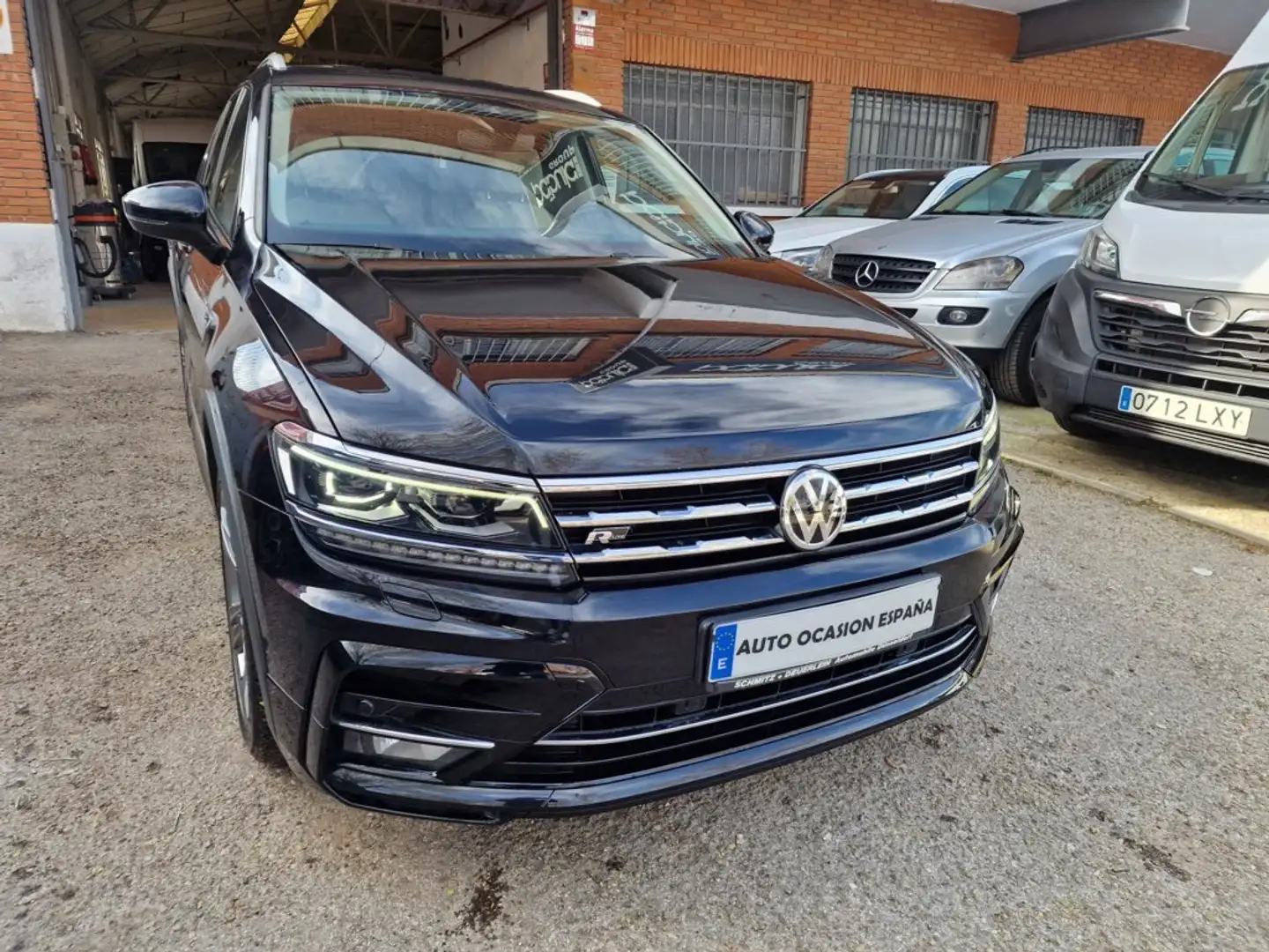 Volkswagen Tiguan Allspace 2.0TDI Advance 4M DSG 110kW Gris - 2
