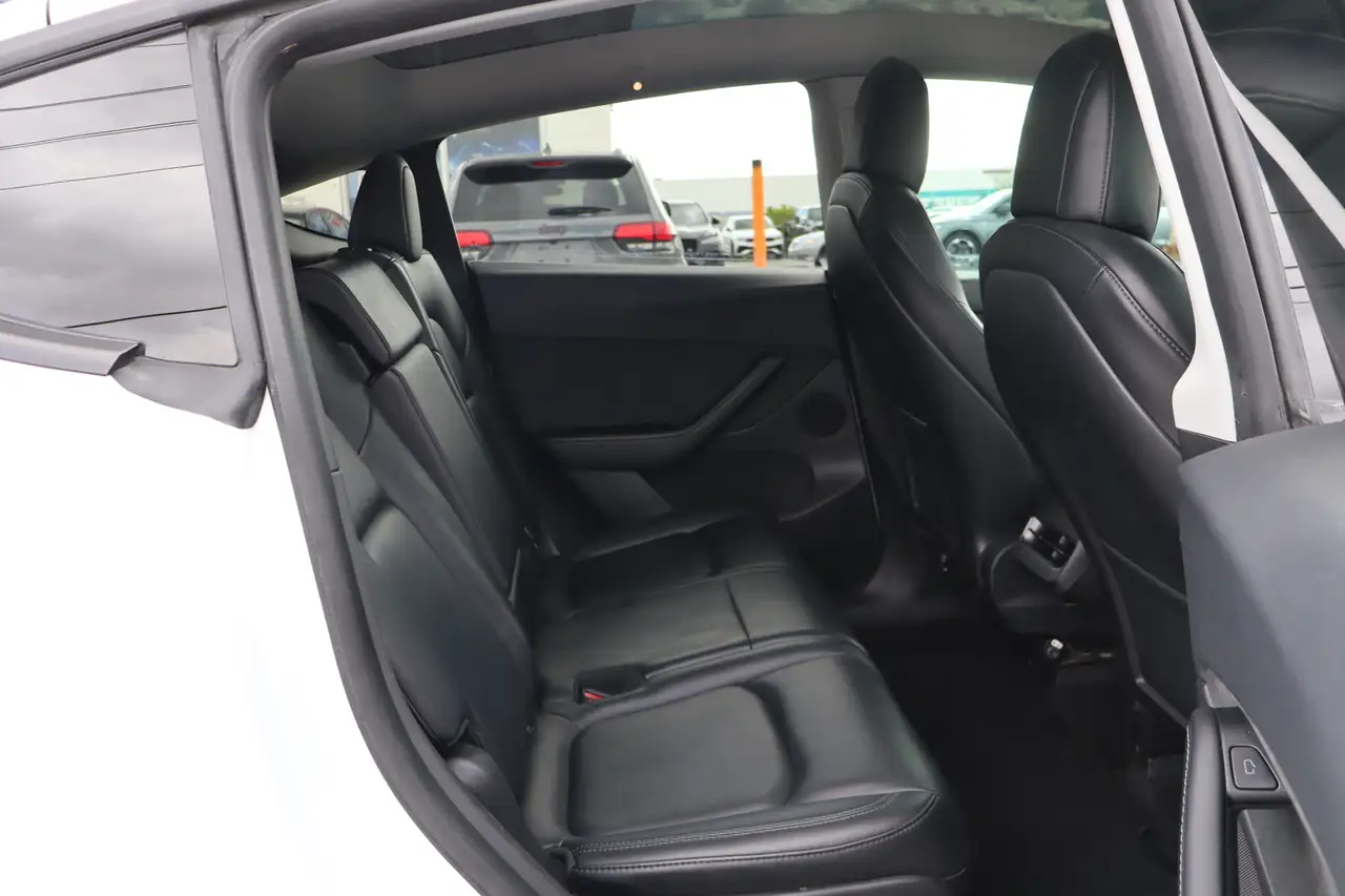 Tesla Model Y снимка Tesla Model Y