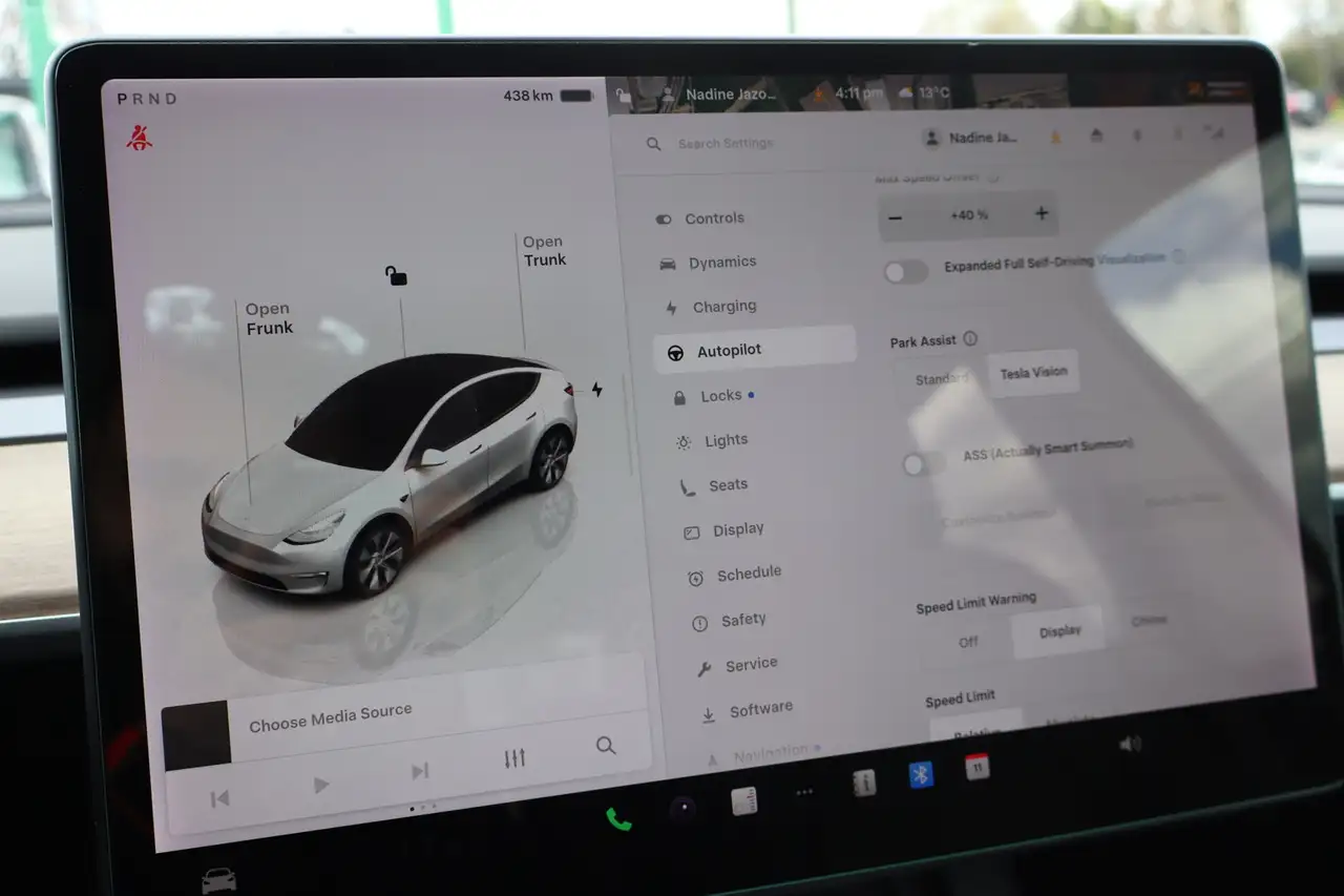 Tesla Model Y снимка Tesla Model Y