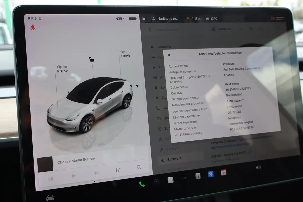 Tesla Model Y снимка Tesla Model Y