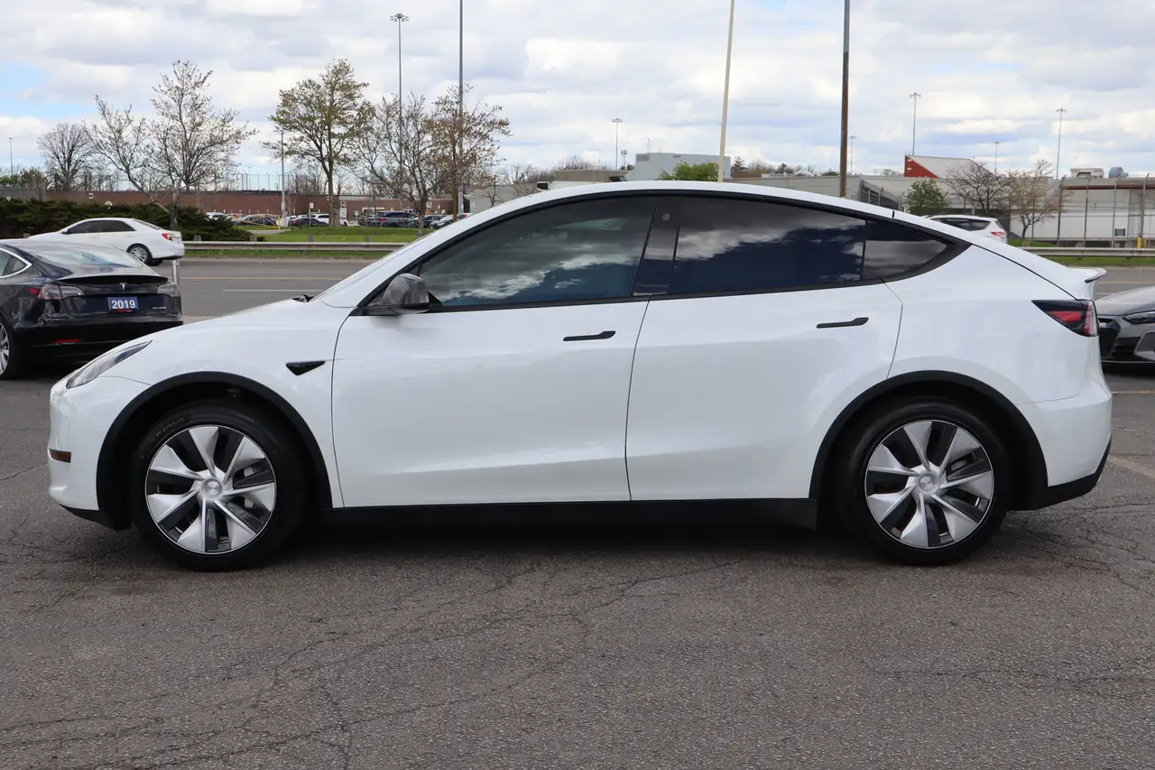 Tesla Model Y снимка Tesla Model Y
