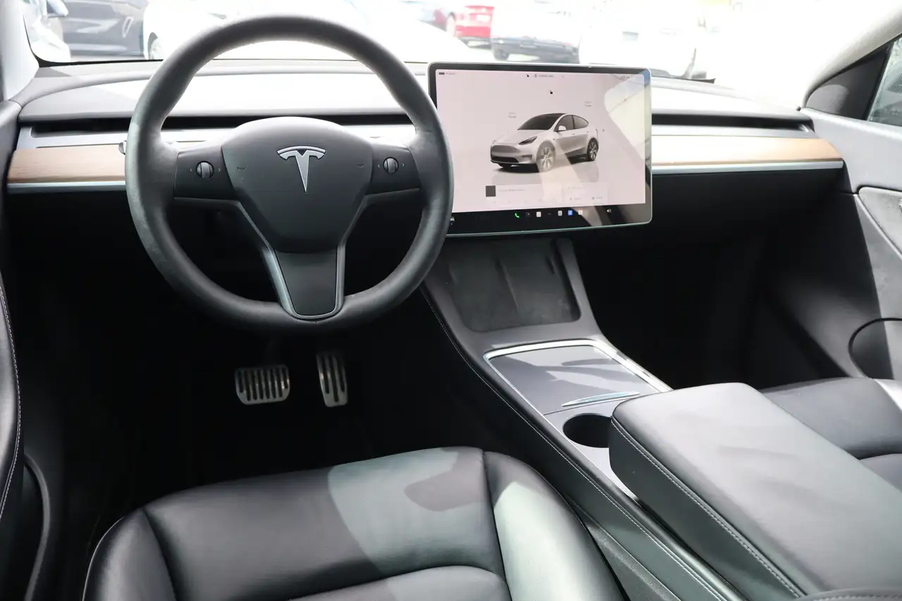 Tesla Model Y снимка Tesla Model Y
