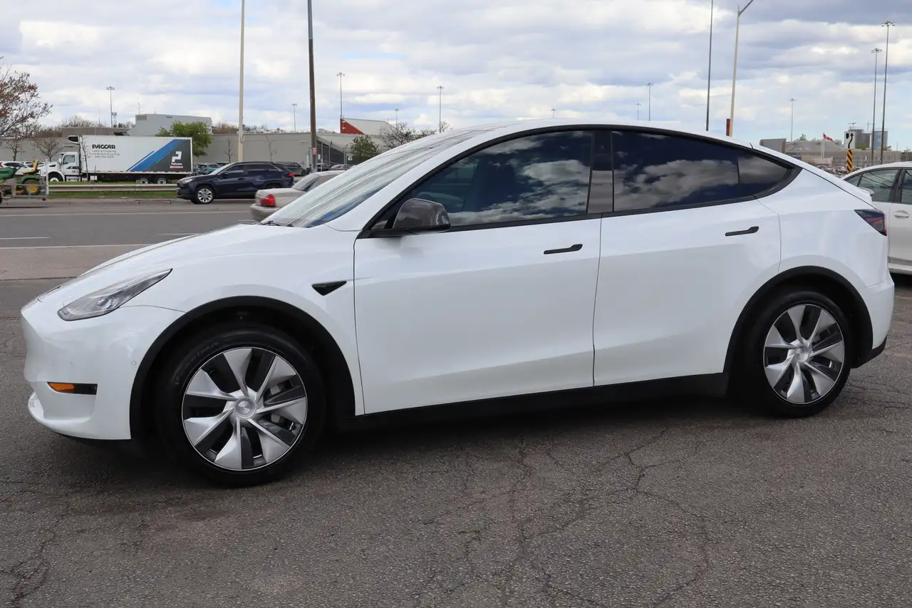 Tesla Model Y снимка Tesla Model Y