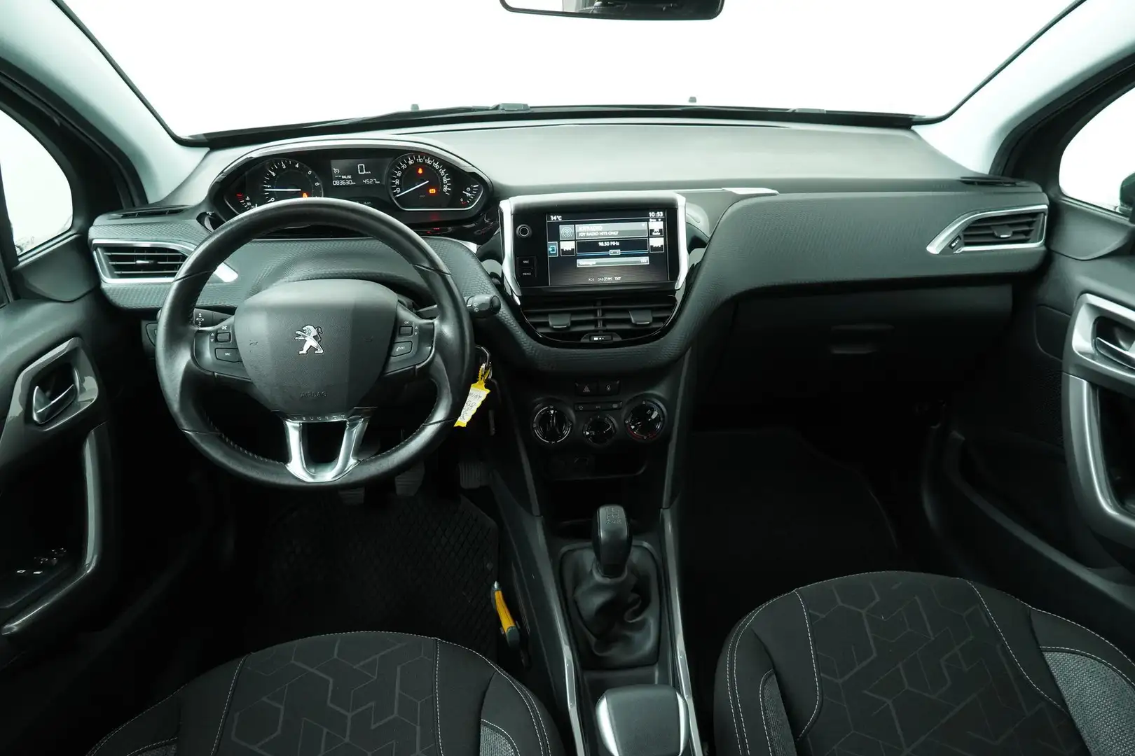 Peugeot 2008 1.2 82pk Blue Lion | Navigatie | Airco | Apple Car Grau - 2