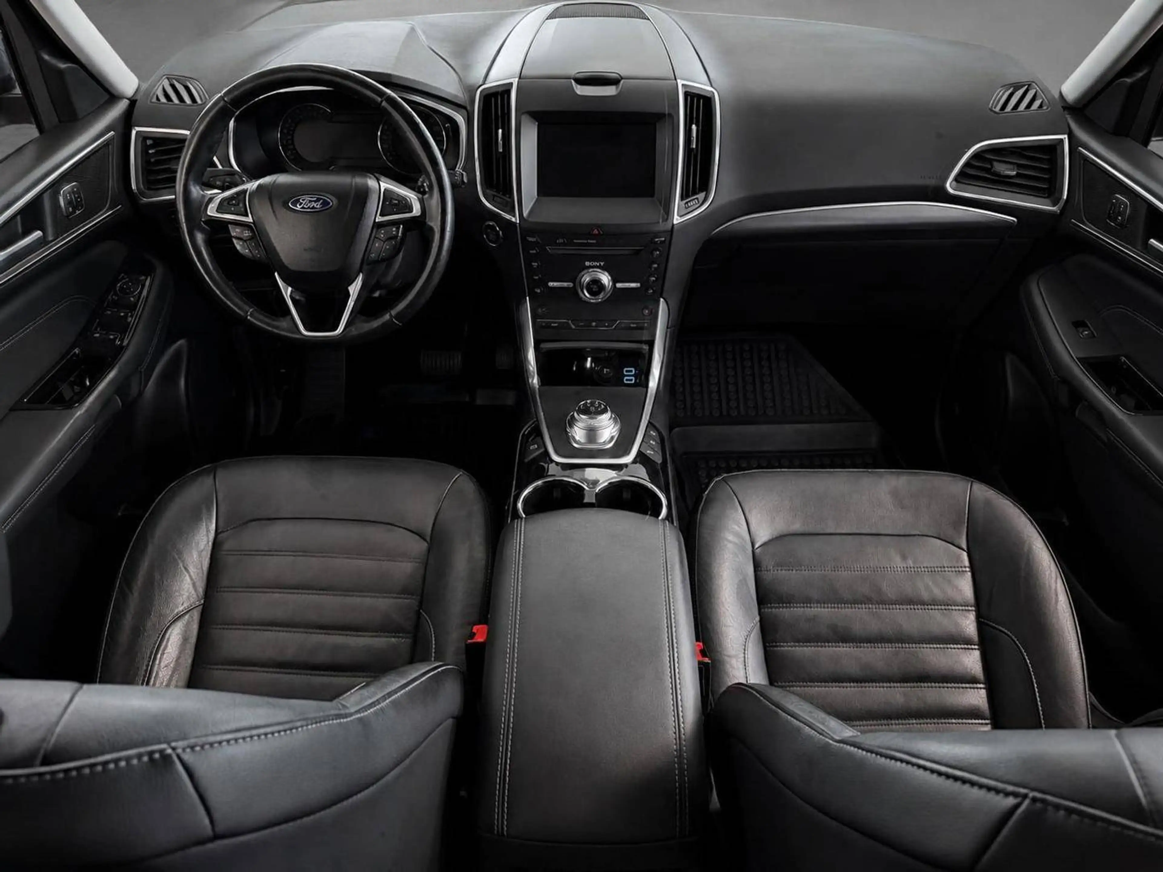 Ford Galaxy Titanium AWD — photo 9