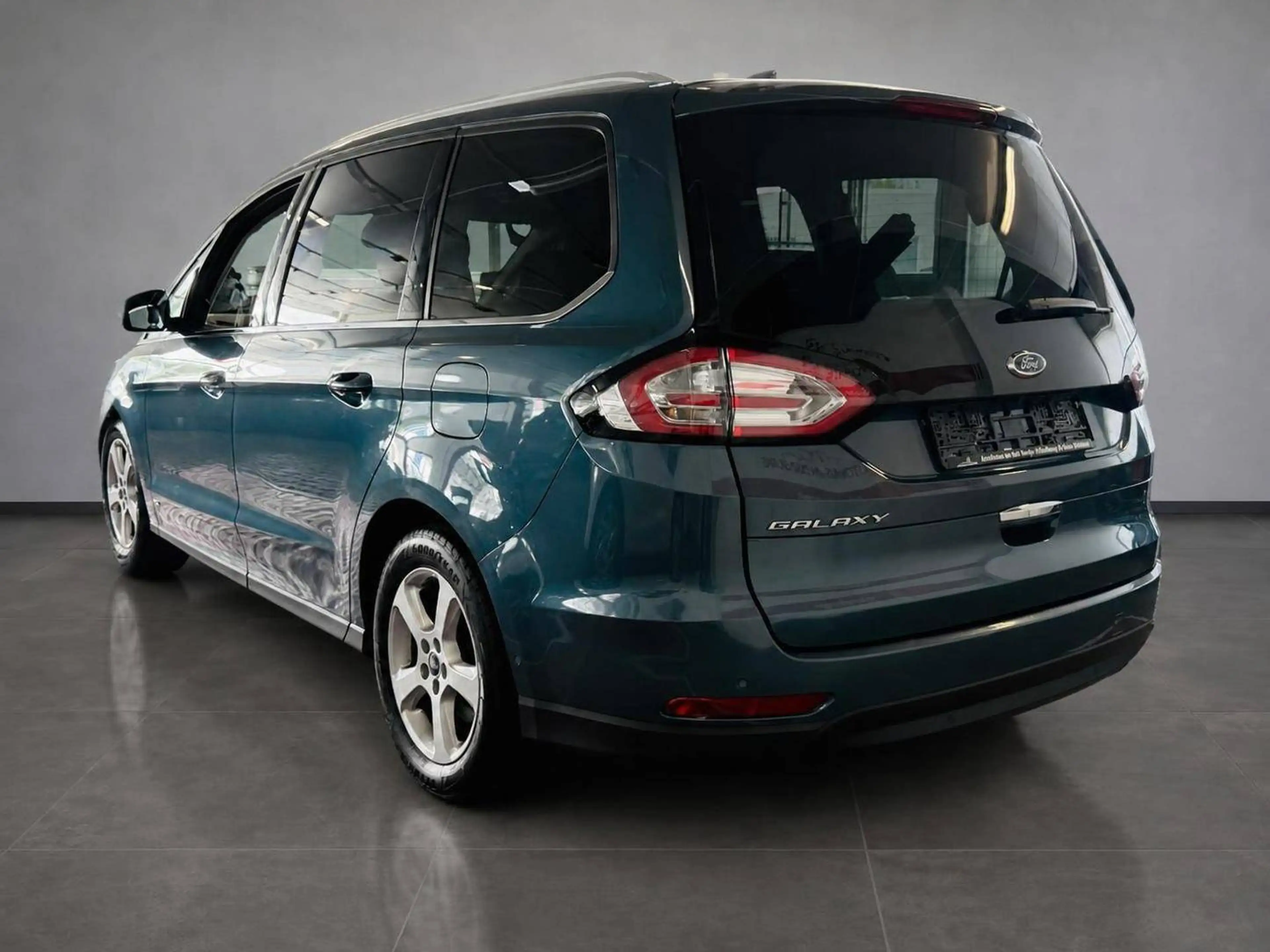 Ford Galaxy Titanium AWD — photo 4