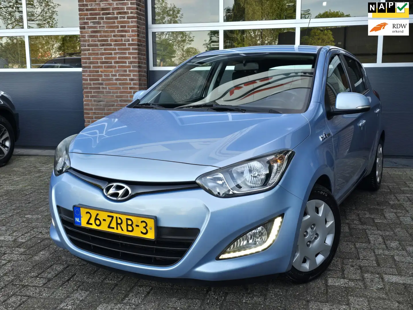 Hyundai i20 1.2i i-Motion 5DR| Apk |Nap |Airco |Led Blauw - 1