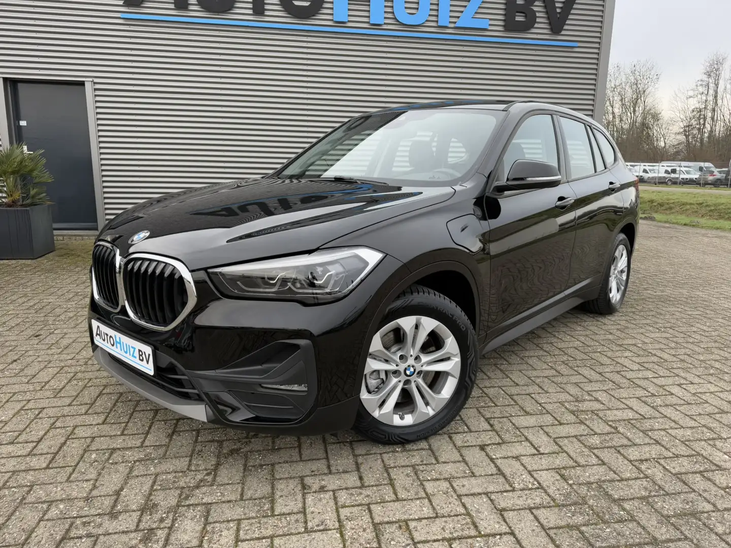 BMW X1 xDrive25e Executive LED Achteruitrijcamera Stoelve Noir - 2