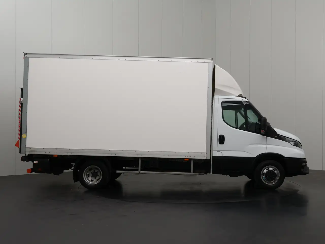 Iveco Daily 2024 — фото 13