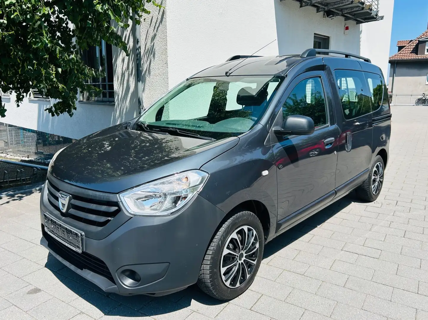 Dacia Dokker Ambiance Grau - 1