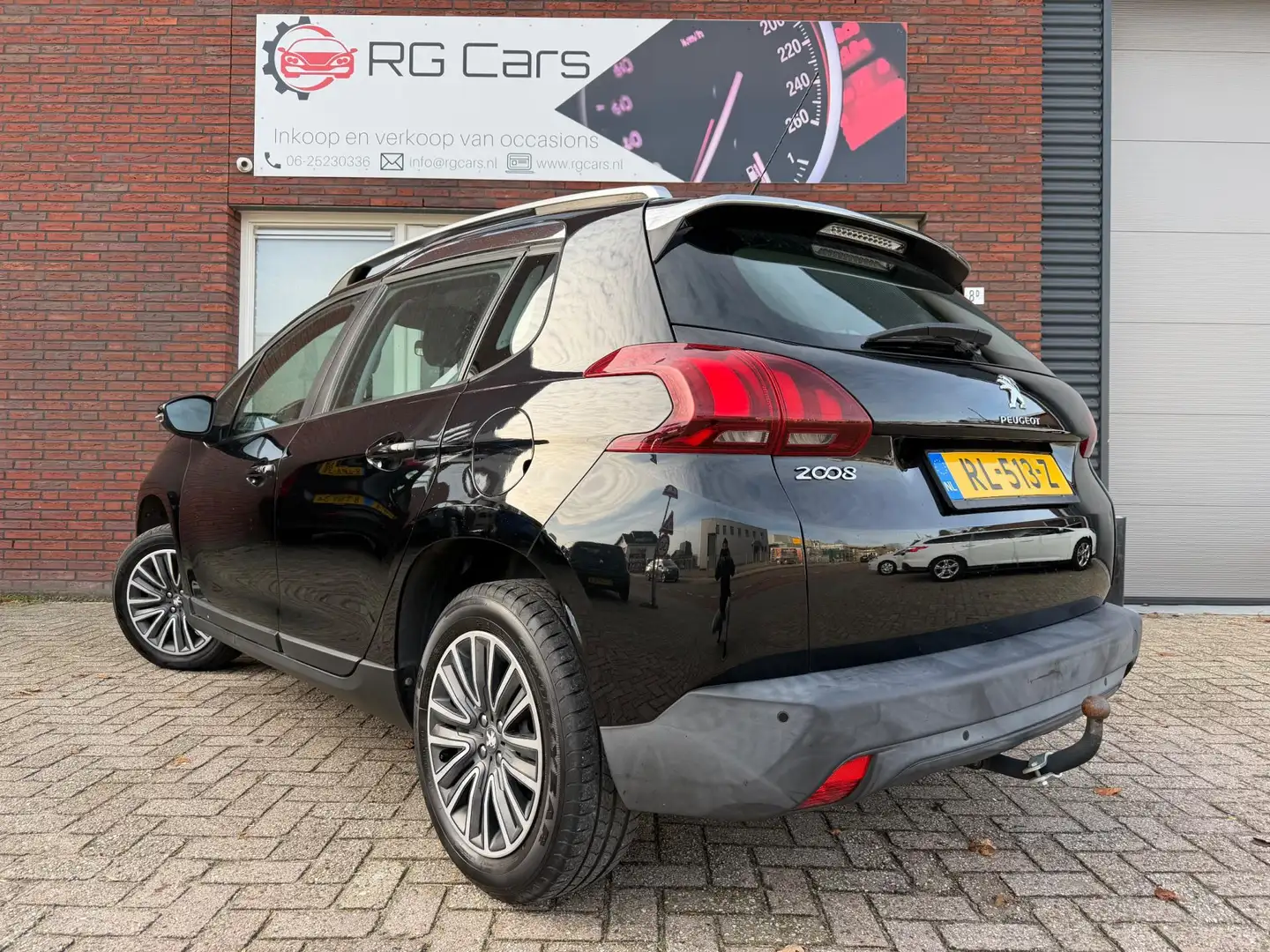Peugeot 2008 1.2 PureTech Blue Lion / Navi / PDC / Unieke km Negro - 2