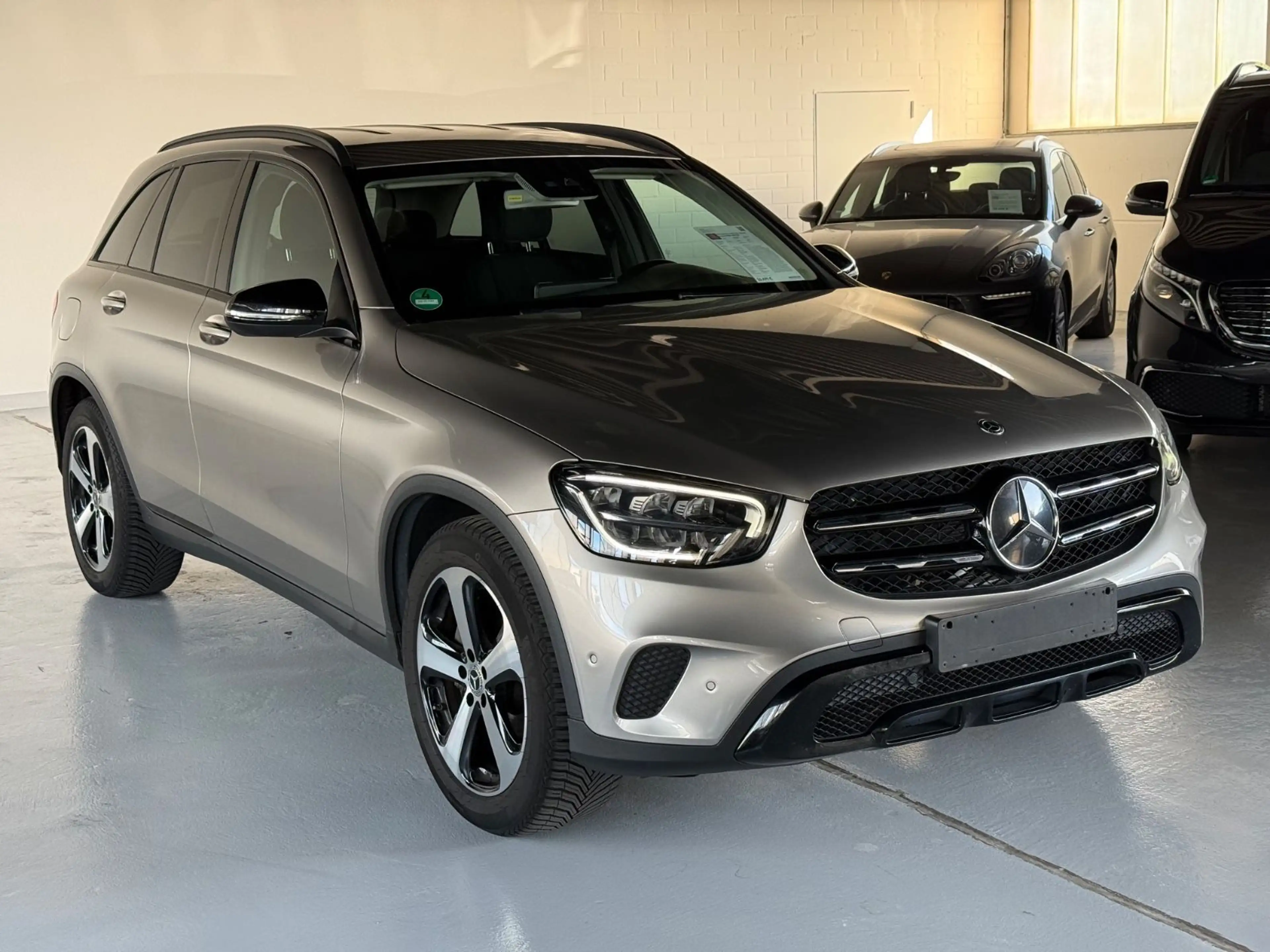 Mercedes-Benz GLC 220 d 4Matic Business Night AHK LED — photo 3