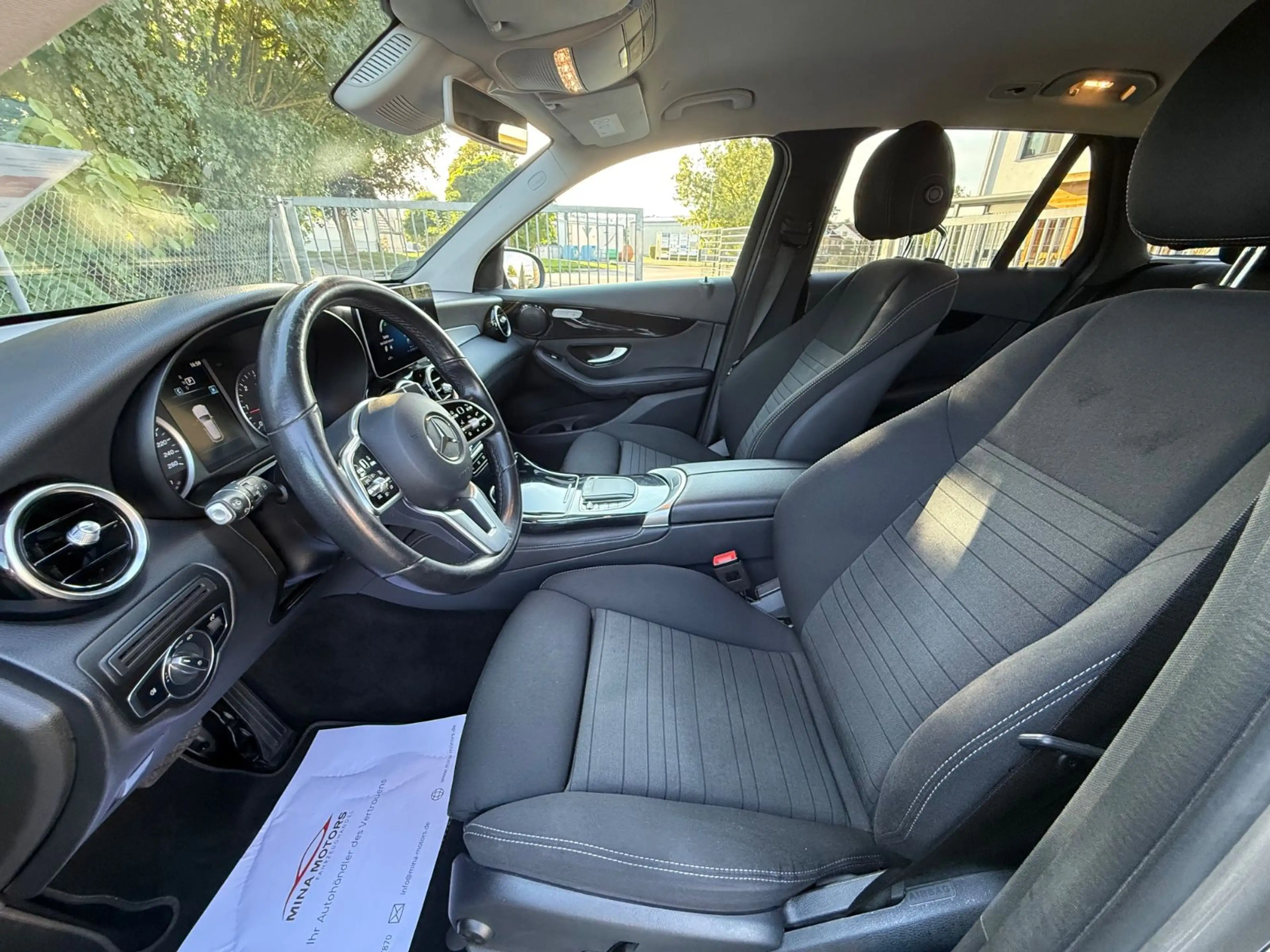 Mercedes-Benz GLC 220 d 4Matic Business Night AHK LED — photo 12