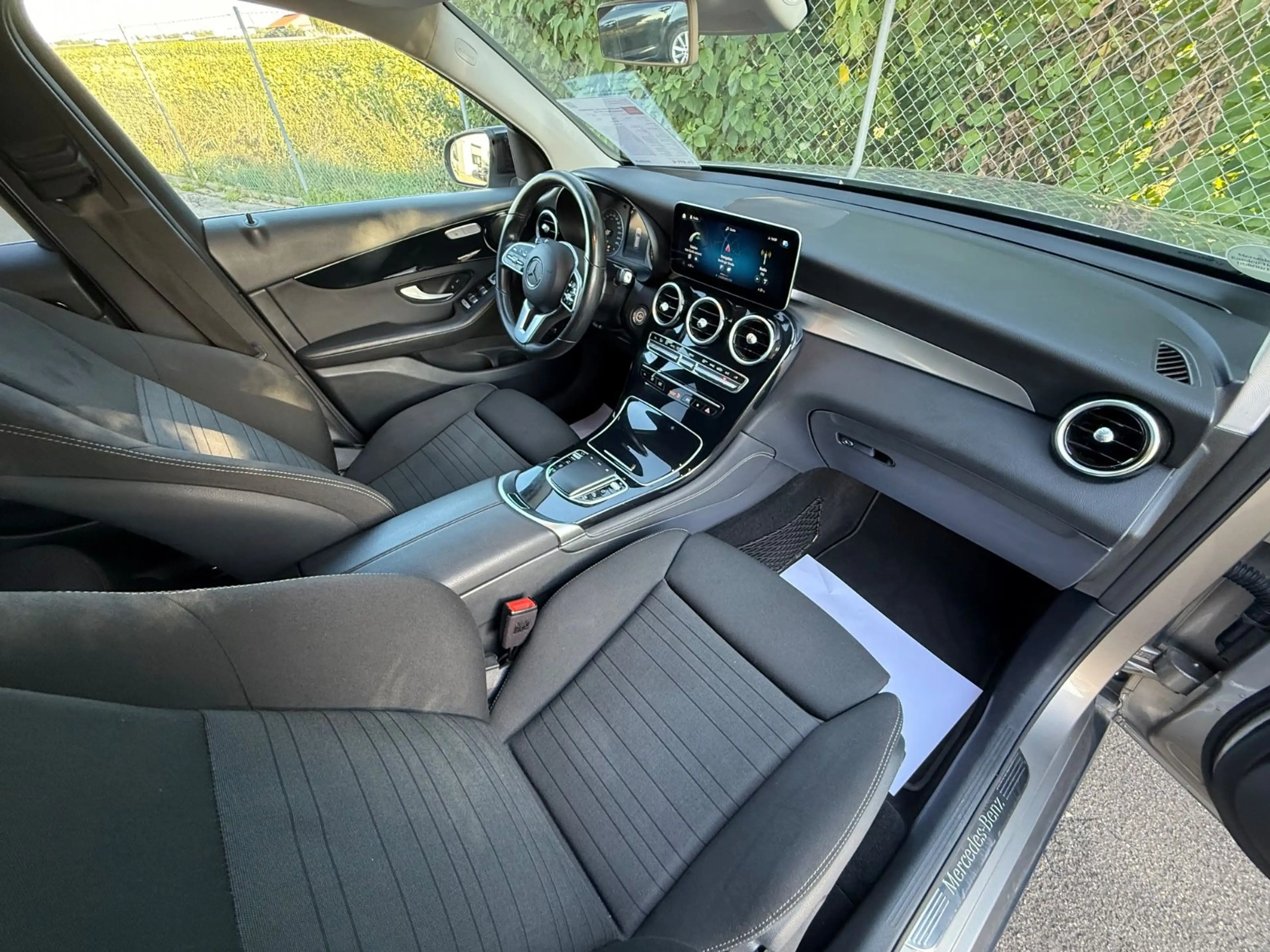 Mercedes-Benz GLC 220 d 4Matic Business Night AHK LED — photo 11