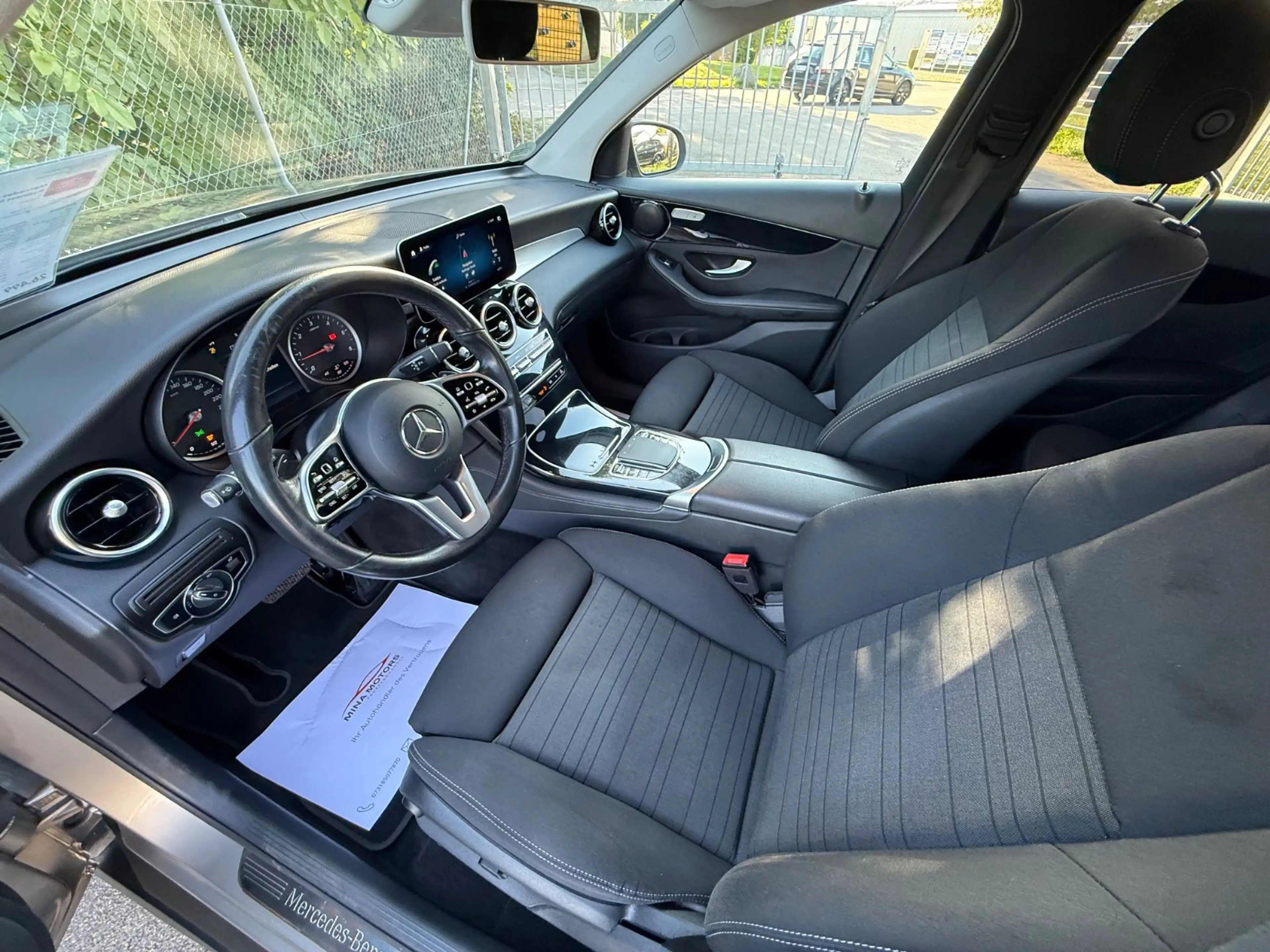 Mercedes-Benz GLC 220 d 4Matic Business Night AHK LED — photo 9